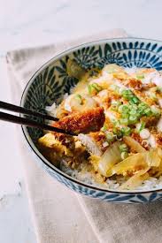 Katsudon Japanese Pork Cutlet And Egg Rice Bowl Recipe In 2020 Pork Cutlets Recipes Food