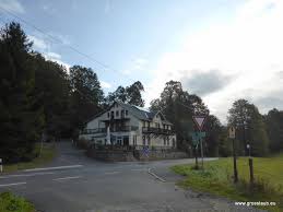 Treat yourself to highly memorable holidays at the edge of the forest and in close touch with nature. Welcome Bienvenue Dobropozhalovat Witamy