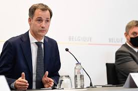 Regeringen ser behov av att stärka den långsiktiga beredskapen vid en eventuellt fortsatt allvarlig smittspridning hösten 2021. Hoe Soepel Worden De Versoepelingen Regeringen Willen Verde Gazet Van Antwerpen Mobile