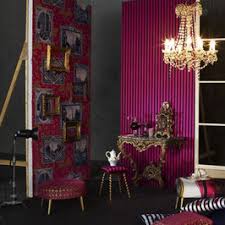 He prefers artisanal trades, fringe, bead, and embroidery. Christian Lacroix Arles Achat D Interieur Papier Peint Revetement Mural Tissu