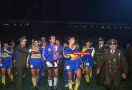 ¡enfocados para el partido del. 1991 Cronica De La Batalla De Santiago El Grafico