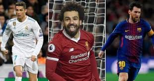 ويتقاسم محمد صلاح صدارة هدافي الدوري الإنجليزي مع نجم مانشستر سيتي سيرغيو أغويرو، برصيد 17 هدفا لكل منهما. Ù…Ø­Ù…Ø¯ ØµÙ„Ø§Ø­ ÙŠÙ†Ø§ÙØ³ Ø±ÙˆÙ†Ø§Ù„Ø¯Ùˆ Ø¹Ù„Ù‰ ØªØ­Ø·ÙŠÙ… Ø±Ù‚Ù… Ù…ÙŠØ³Ù‰ Ø§Ù„Ù‚ÙŠØ§Ø³Ù‰ Ø§Ù„ÙŠÙˆÙ… Ø§Ù„Ø³Ø§Ø¨Ø¹