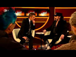 Bei markus lanz äußert sich thüringens ministerpräsident bodo ramelow (die linke) zu den pastewka ist bei markus lanz, um über seinen sagenhaften stunt auf der autobahn zu sprechen. Lemmy Kilmister Motorhead Bei Markus Lanz Youtube