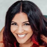 Jasmine Salmon's Instagram, Twitter & Facebook