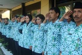 Terletak jauh di pedalaman serta serba kekurangan dari segi infrastruktur bukan alasan mencapai kecemerlangan.itu yang dibuktikan warga pendidik di sekolah itu yang dibuktikan warga pendidik di sekolah kebangsaan (sk) iboi pelanduk yang menerima pengiktirafan anugerah sekolah kluster. Pemerintah Didesak Naikkan Tunjangan Guru Di Pedalaman Republika Online