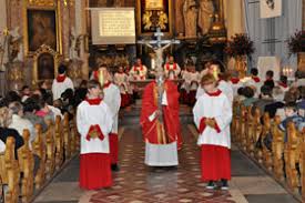 Podczas sprawowania liturgii męki pańskiej w wielki piątek do kościoła weszła policja. Liturgia Meki Panskiej W Wielki Piatek