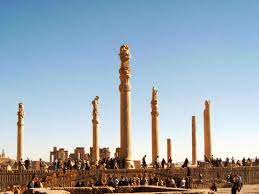 The large 'tent of honor' was designed for the reception of the dignitaries. Apadana Wikipedia