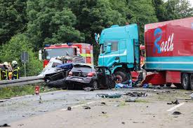 Check spelling or type a new query. Zwei Tote Und Mehrere Schwerverletzte Bei Lkw Unfall Auf A2 Dein Gutersloh Das Digitale Heimatmagazin Fur Gutersloh