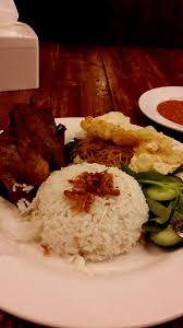 Yellowfit soto betawi with shallot brown rice. Nasi Uduk Ayam Goreng Kuning Kafe Betawi Foto Di Kelapa Gading Jakarta Openrice Indonesia