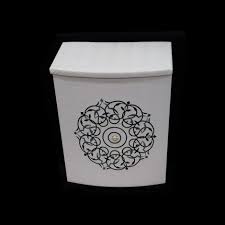 Banyo seti içerisinde bulunan ürünlerin her biri farklı işleve sahip ürünlerdir. Deri Kaplama Dikdortgen Kirli Camasir Sepeti Siyah Beyaz