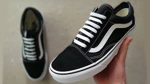 Insert the left lace on the upper right of the next gap. How To Bar Lace Vans Old Skools Best Way Youtube