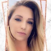 Wendy Middleton's Instagram, Twitter & Facebook