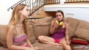 küçücük bakire genç seduces ona üvey kardeş için lezbiyen seks için  defloration Porno 7DAK farkıyla izle