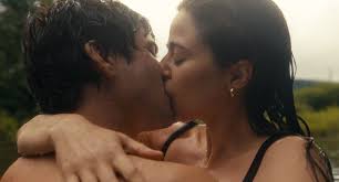 Heres Your First Look at Molly Gordon in Sophie Brookss Oh, Hi! | Vogue