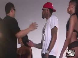 Official music video for beamer, benz or bentley the 1st single from lloyd banks new album dropping this summer video directed by chris broadway… Lloyd Banks Feat Juelz Santana Beamer Benz Or Bentley Dailymotion Video