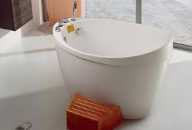 Freistehende badewannen sind das highlight in jedem bad. Moderne Runde Japanische High Acryl Freistehende Runde Badewanne Weiss Tief Acryl Kleine Badewanne Mit Sitz Buy Kleine Badewanne Freistehende Runde Badewanne Japanischen Hohe Badewanne Product On Alibaba Com