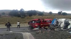 Al menos 20 muertos y 13 heridos dejó este martes un accidente en una carretera de cochabamba, en el centro de bolivia, al caer un autobús de pasajeros a un precipicio, informó la policía. Tragedia En Bolivia 17 Muertos Y Mas De 10 Heridos En Un Accidente De Transito Monumental Monumental