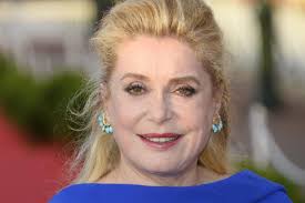 Catherine Deneuve va interpreta rolul soției lui Jacques Chirac,  Bernadette, într-un film biografic