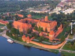 Ancient castles will always attract our attention. Castle Of The Teutonic Order In Malbork Zamek W Malborku Ordensburg Marienburg Poland Largest Castle In The World By Surface Area 9gag