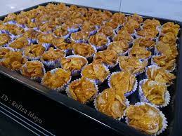 Resepi biskut conflake madu, resepi biskut raya yang paling mudah dan tak mahal kos untuk membuatnya. Guna 6 Bahan Termasuk Kismis Dah Boleh Buat Cornflakes Madu Yang Rangup Dan Berkhasiat