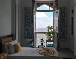 سارة رسامتية Ar Twitter الصور دى من فندق أسمه دار السلام فى الأسكندرية و ب ٣٥٠ جنية فى الليله الفندق عباره عن دور فى عمارة قديمة فى منطقة محطة الرمل بس زى