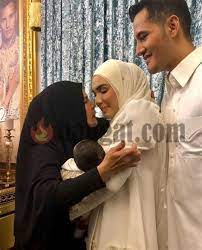 Tapi tak apa la, saya tak nak fikir mengenai perkara itu, katanya. Aliff Syukri Kahwin Dua Biar Betul Tak Sangka Ini Respon Mengejut Isteri Dato Hai Saya Dato Aliff Syukri A K A Abang Terlajak Kaliacon