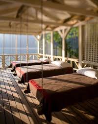 Suspended In Style 40 Rooms That Showcase Hanging Beds Lakehouse Bedroom Sleeping Porch Lake House