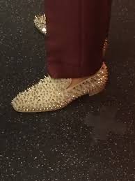 Warholm, 25, ran 45.94 seconds to smash his own world record and win a final described as truly unbelievable by former british hurdler colin jackson. Look At The Outrageous Shoes Kelly Oubre Is Wearing To The Nba Draft For The Win
