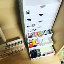 文房具の収納は 量や種類も多くてごちゃごちゃしがち 使いたいときに どこしまったっけ なんてことはありませんか そこで 今回の kufura収納 調査隊 は 収納上手な達人たちが実践している文房具の収納を調査してきました 達人たちのinstagramを参考にしながら
