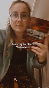 😭😭, #hear#heartlessmarisameyer #marissameyer #bookrecommendations  #bookaddict #bookcommunity #bookaholic #booklover #booktok #booknerd  #bookobsessed #books #nzbookstagrammer