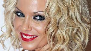 The group comprised singers cheryl cole, nadine coyle, sarah harding, nicola roberts and kimberley walsh. Gk51h43lh85mam