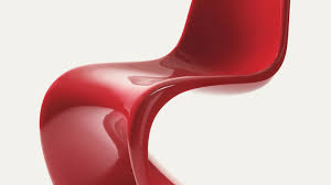With vitra's collections, you will find a creative touch of top designers and precise quality with durable materials, achieving elegant and unique design spaces is with great pleasure that empatias sells this brand and can field the house and projects. Vitra Panton Chair