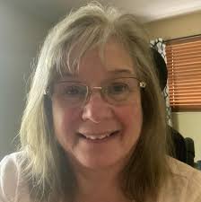 What are some good glasses places that offer eye vision tests and payment  options?