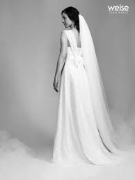 Weise essentials 8 brautkleider kollektion ab sofort bei uns. Photoproduktion Fur Tina Weise Sikorski Friends Gmbh