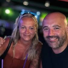 Coming 30th June with my 5 year old granddaughter. Flight is late then Bus  to Hotel has anyone got there own transport ☘️ jet2