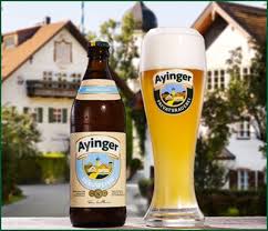 Ayinger Bierkultur Pur Bestes Bayerisches Bier Aus Europas Modernster Privat Brauerei German Beer Wheat Beer Beer Glasses