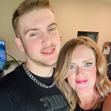 Brandon Leeper's Instagram, Twitter & Facebook