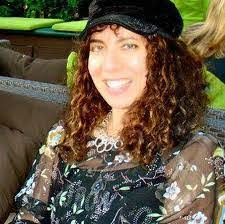 Lori Sandlin's Instagram, Twitter & Facebook