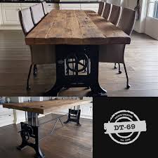 Dieser Industrie Design Tisch Ist Hohenverstellbar Und Ist Hergestellt Aus Einem Paar Alten Gusseisen B Tisch Hohenverstellbar Esstisch Industrial Design Tisch