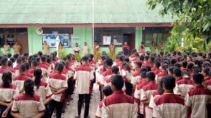 Ngelu njudang juga mengakui bahwa kontribusi pendidikan kristen di kabupaten tts khususnya untuk tingkat sma / smk sangat luar biasa. Smk Kristen Soe Melepas 224 Siswa Prakerin