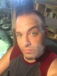 Single & LTR oriented looking to connect to others in the area.