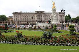 These include 19 state rooms, 52 royal and guest. Trouver Un Job Dans Une Des Residences De La Famille Royale Britannique