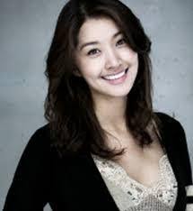 2년 전에는 출산 후 21kg를 감량하면 슈퍼모델 시절로 돌아가는 과정을 팬들에게 공개해 화제가 되었었음. ê¹€ë¹ˆìš° ë‚˜ì´ì™€ ê³¼ê±° í›„íšŒ