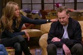 Matthew perry took on his friends character, chandler bing, with his latest social media post about the coronavirus pandemic. Matthew Perry Comforted By Jennifer Aniston In New Friends Trailer