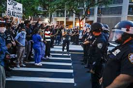 Us protesters defied curfews in new york and other cities on tuesday in renewed protests against the death of george floyd, while outrage and support marches bloomed across europe. Nyc Sees Peaceful George Floyd Protests Then An Ambush Amid Curfew The Boston Globe