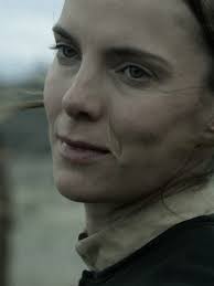 Sara will do anything to ensure she and her son survive their trip out  west, including robbing the corpse of their guide. #americanprimeval  #taylorkitsch #americanprimevalnetflix