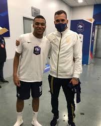 Из википедии — свободной энциклопедии. Kilian Mbappe Mira Pohvastalsya Foto S Shevchenko Novosti Na Kp Ua