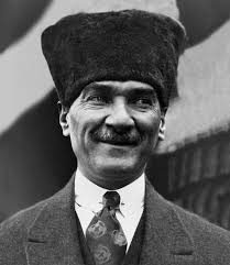 Kucuk Yasta Babasiz Kalmanin Verdigi Uzuntu Ogrenim Hayati Boyunca Cok Sevdigi Annesinden Ayri Kalisi Surgun Yillari Savas Fotograf Nadide Fotograflar Resim