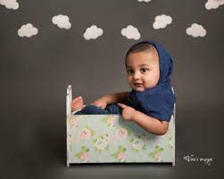 But, parents doing their own photoshoot with their little ones have the advantage of time, and they can pick the right opportunity to shoot their child. Babies Photoshoot Between 2 To 10 Months Of Age In Delhi Vinus Images