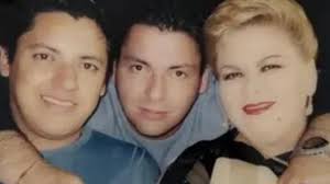 Ellos son los hijos de Paquita la del Barrio; solo tres lograron sobrevivir  a la infancia
